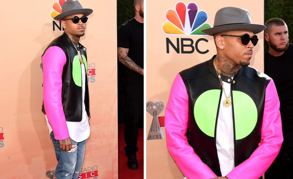 PAUSEorSkip: Chris Brown In Dsquared2 at iHeartRadio Music Awards 2015