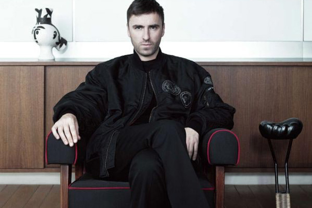 Raf Simons will show Spring 2017 Collection at Pitti Uomo