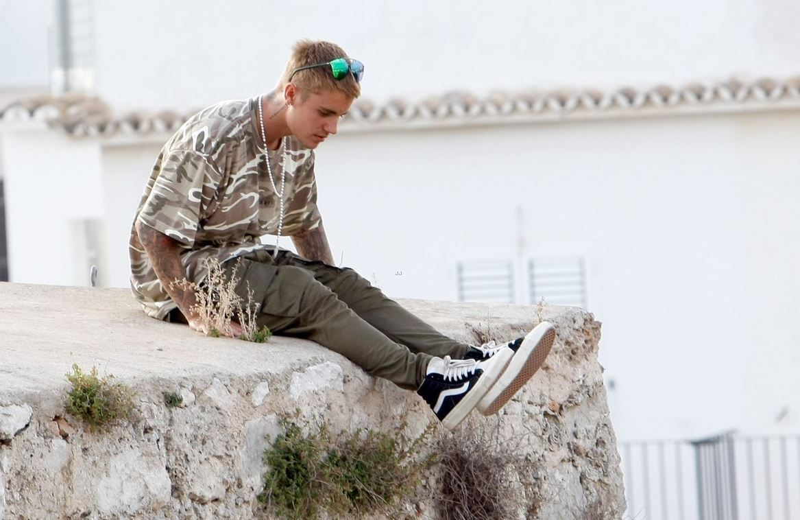 SPOTTED: Justin Beiber in Khaki Camo & Vans x Fear of God