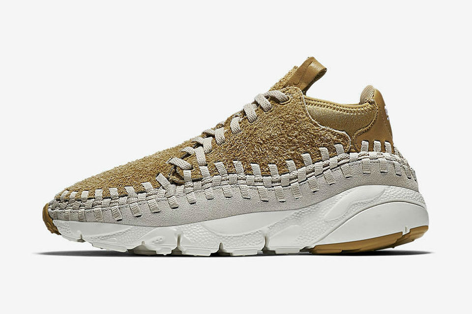 Nike Footscape Woven Chukka In Flat Gold