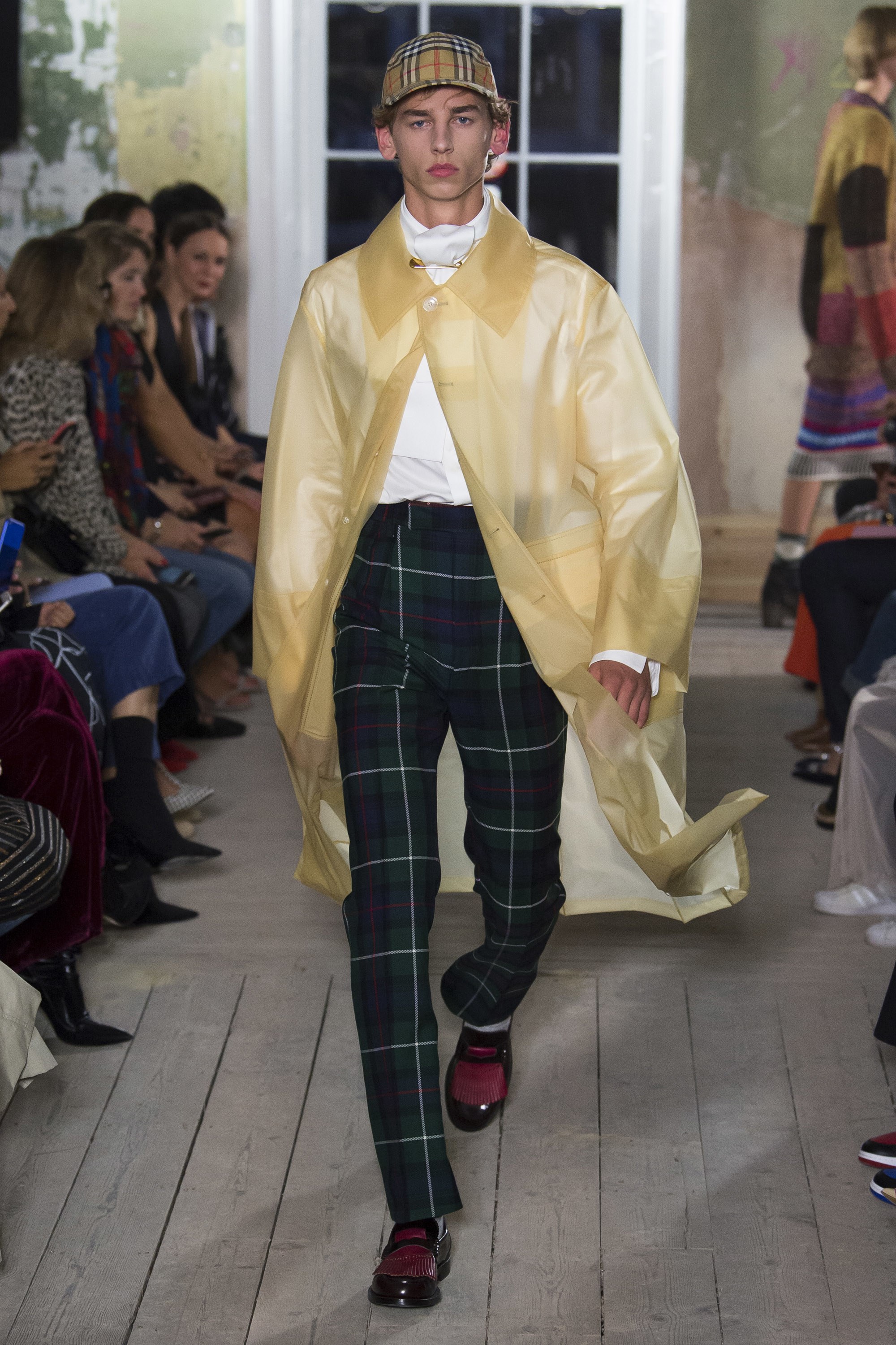 LFW: Burberry Autumn/Winter 2017 Collection