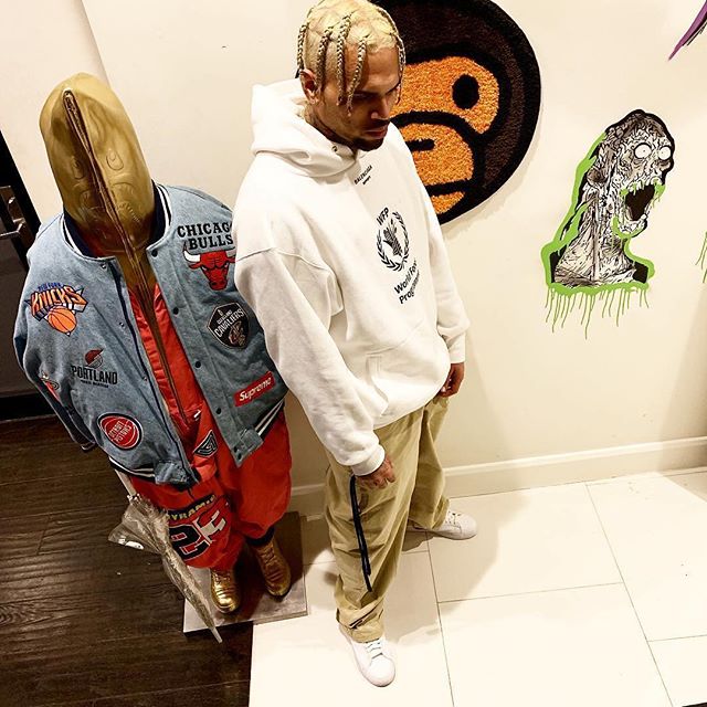 Chris Brown in SUPREME HOODIE  Chris brown outfits, Chris brown hoodie,  Breezy chris brown