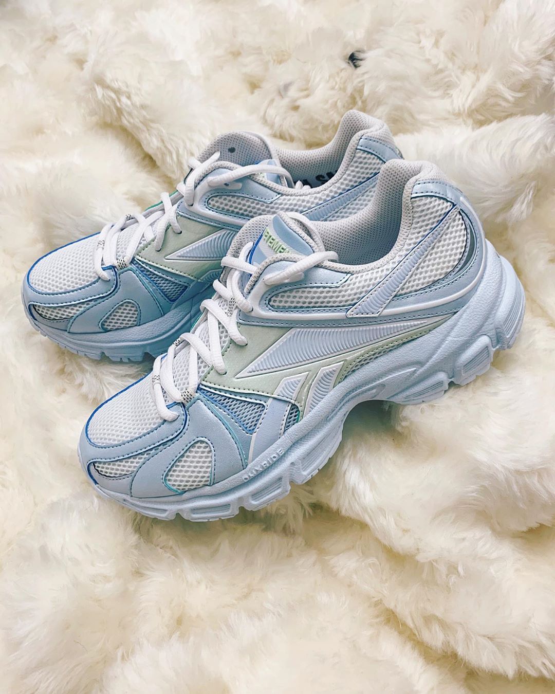 PAUSE or Skip: Vetements Spike Runner 400 Trainers in Mint