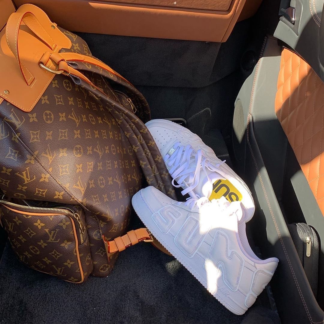 The Louis Vuitton bag Travis Scott on his account Instagram @travisscott