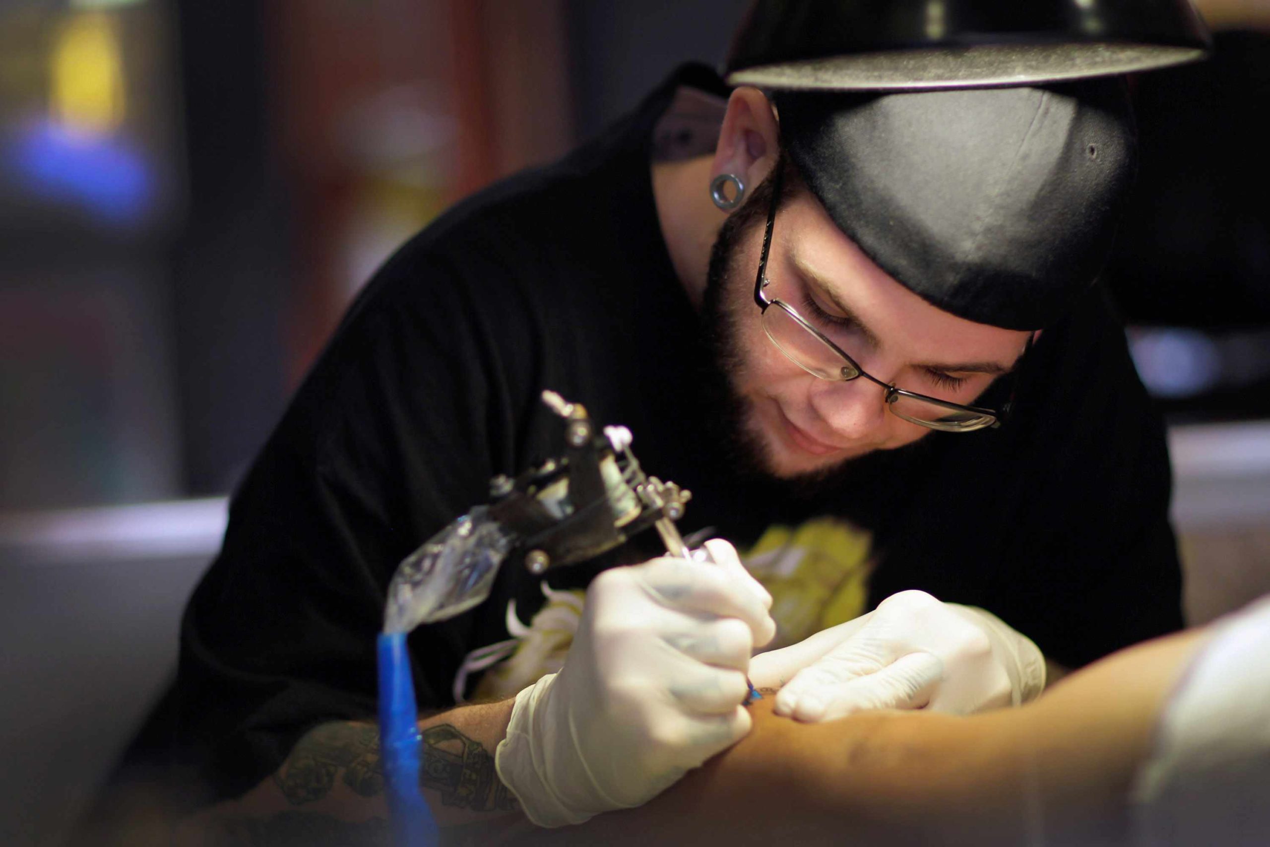 How to Choose Your First Tattooing Tools
