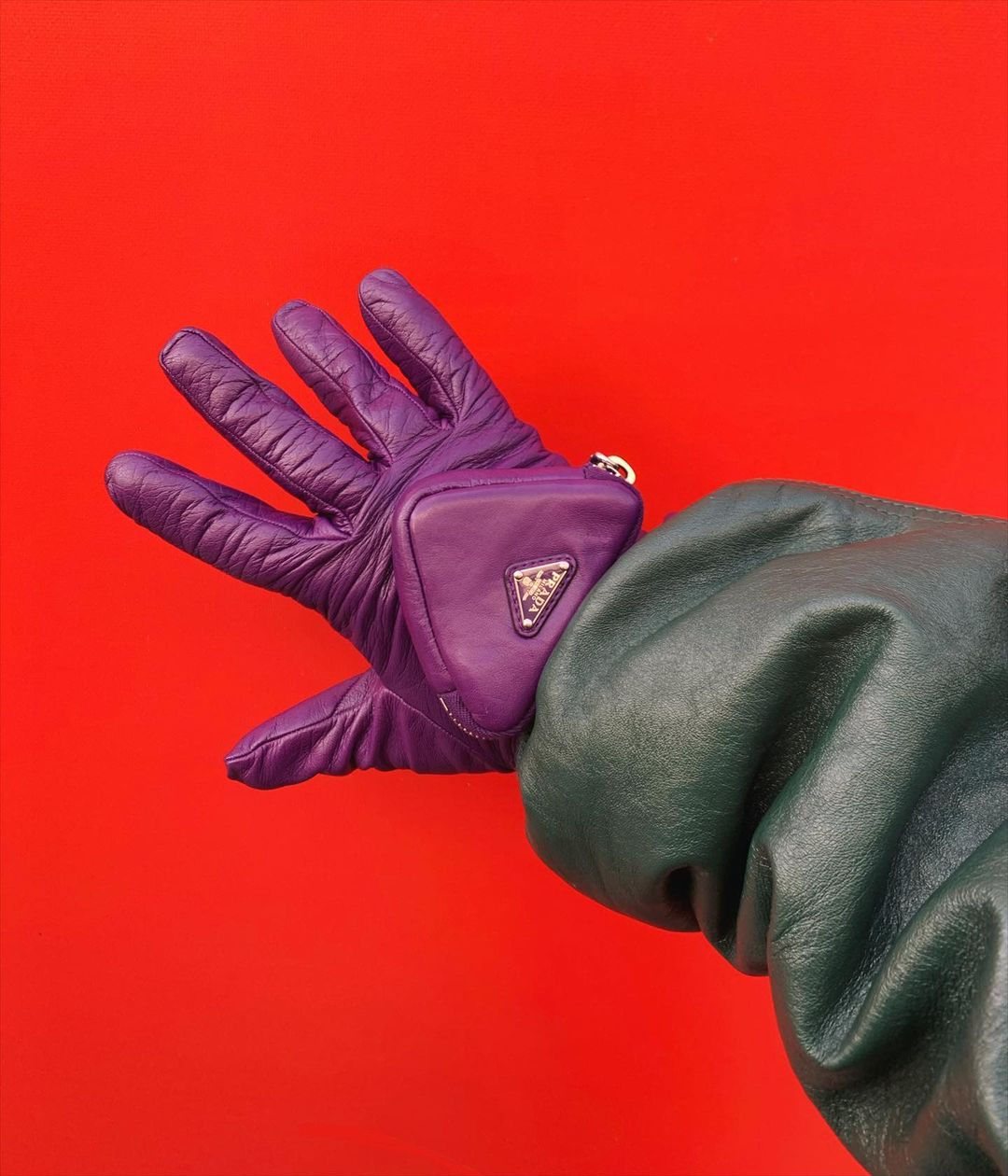 PAUSE or Skip: Prada Pouch Gloves