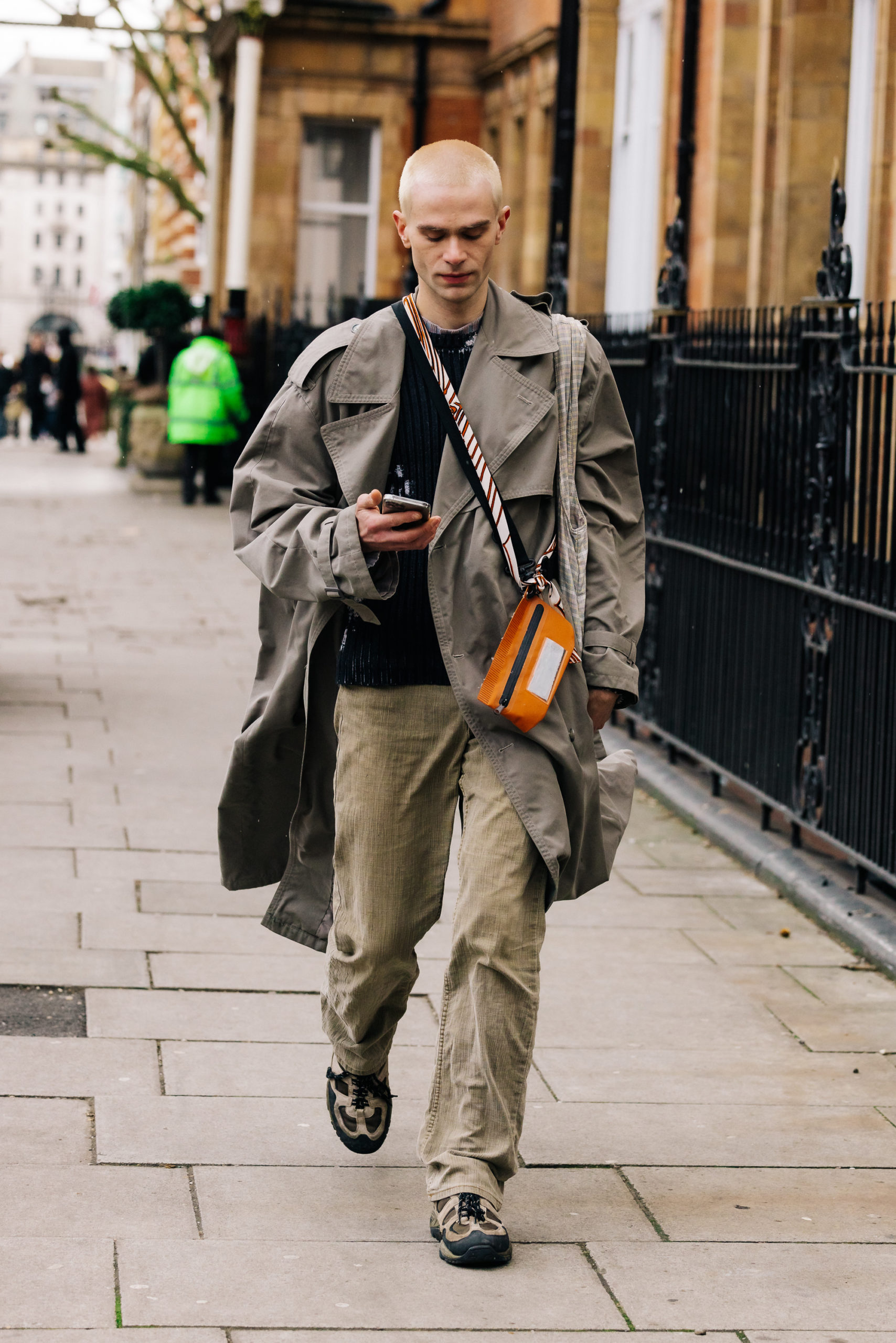 Street Style Shots: London Fashion Week Day 1  High fashion men, Fashion  suits for men, African men fashion