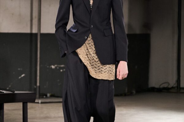 00012-dries-van-noten-fall-2023-menswear-credit-gorunway