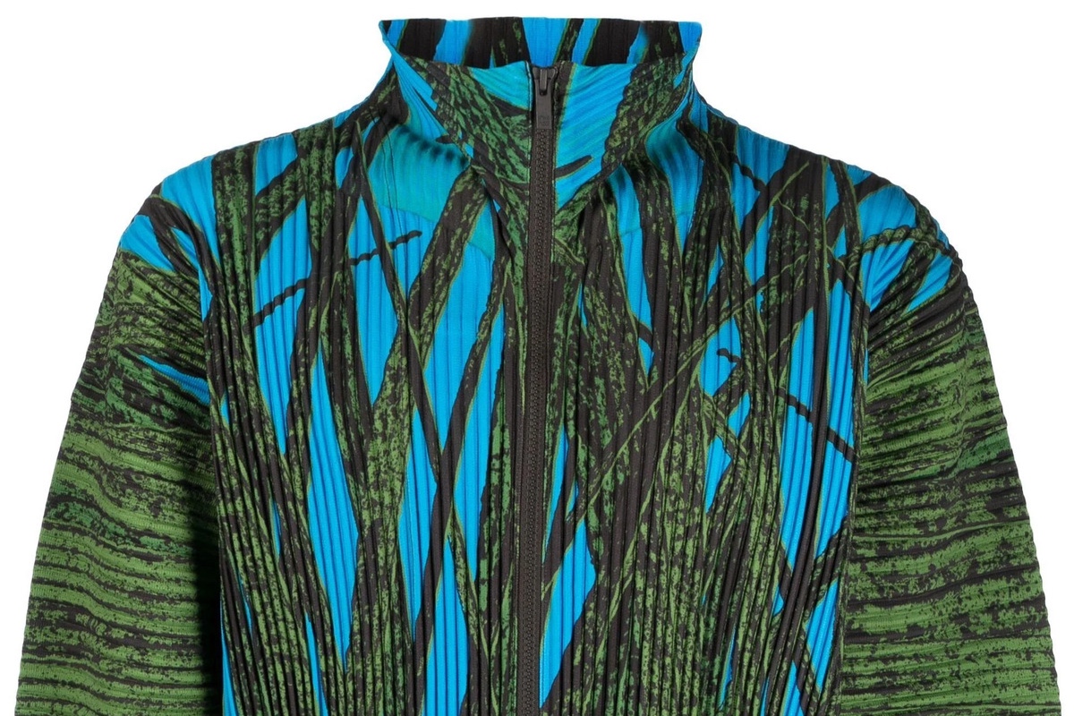 PAUSE or Skip: Homme Plissé Issey Miyake Green Graphic Print Pleated Jacket