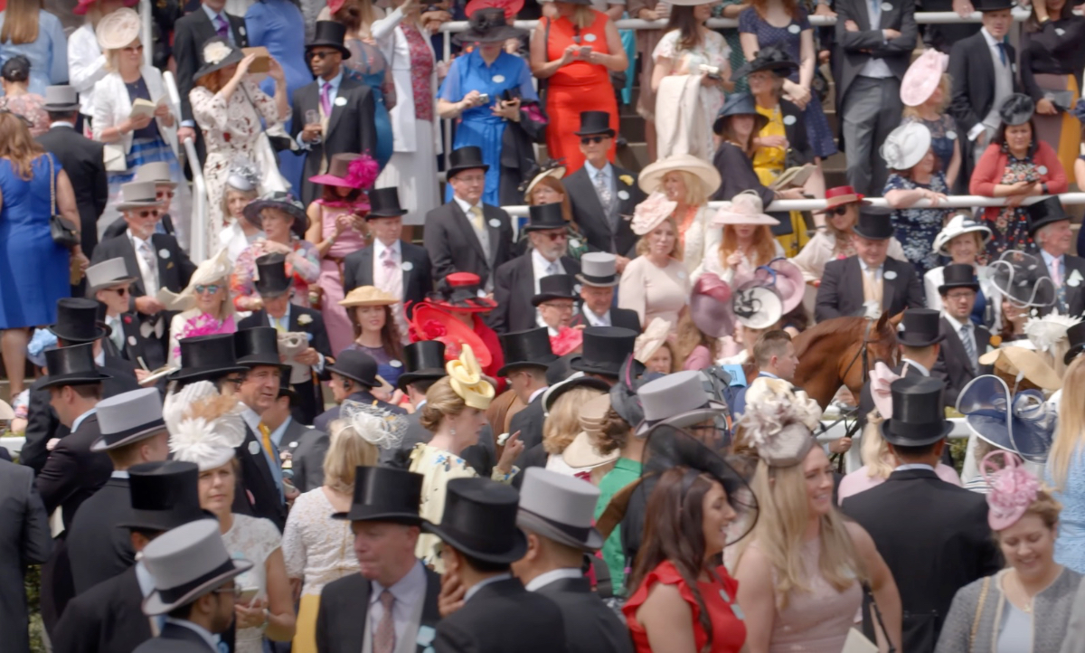 Dressing for Horse Racing in the UK: A Guide to Elegance and Comfort