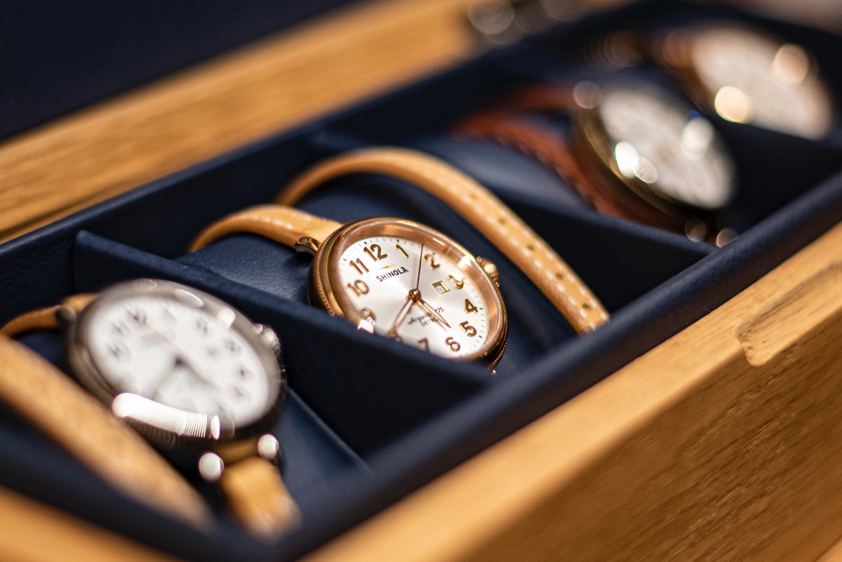 How to Select the Perfect Luxury Watch Gift for Your Woman