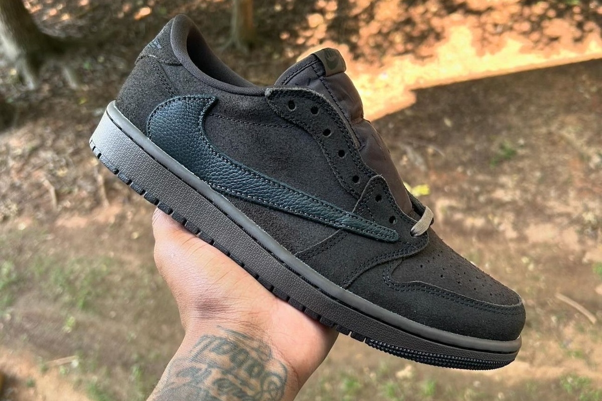 The Travis Scott x Air Jordan 1 Low OG “Dark Mocha” Makes an Appearance