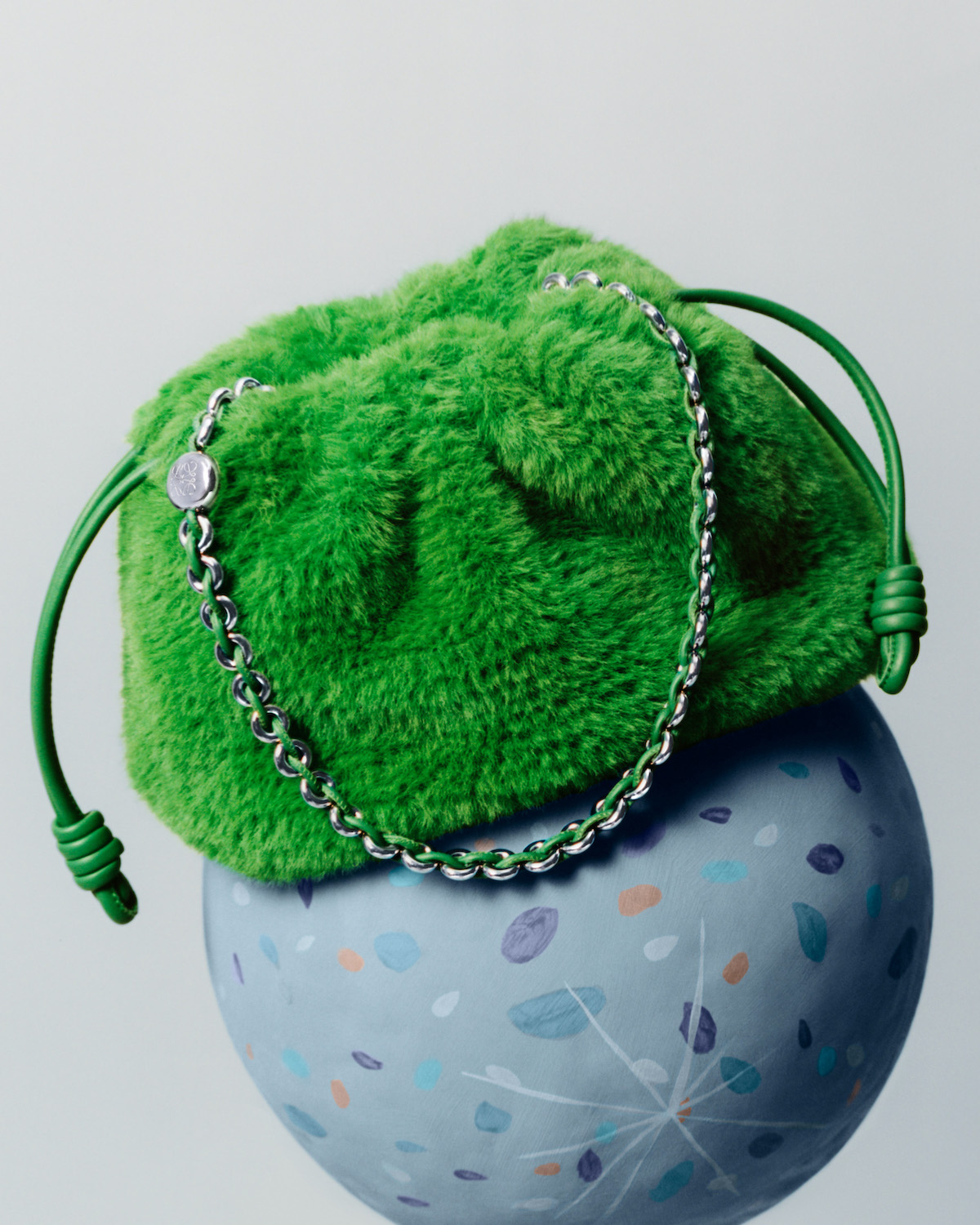 LOEWE_SS25_PRECO_GIFTING_CAMPAIGN_SUNA_FUJITA_RGB_CROPPED_4X5_20