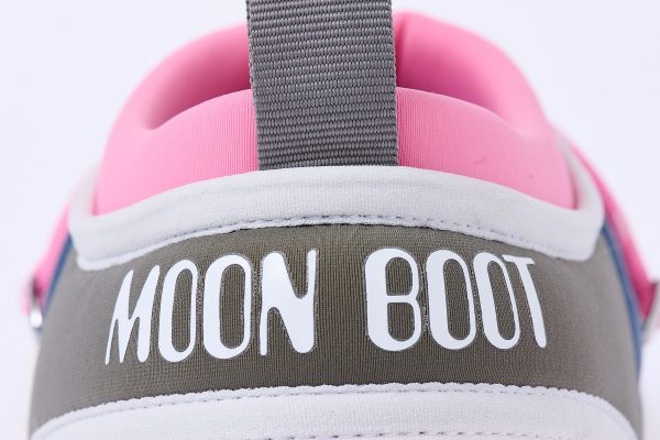 PALACE X MOON BOOT Park Icon collaborative shoe