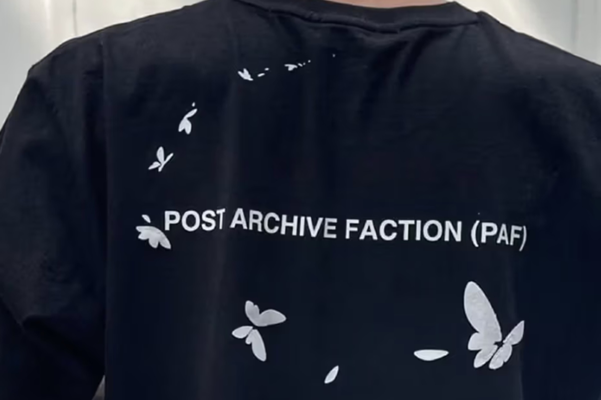 Post Archive Faction Is Souvenir Hunting