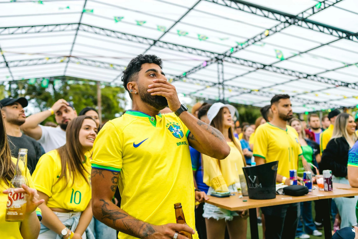 How Sport Fandoms and Sports Betting Plays a Role in Fashion Trends