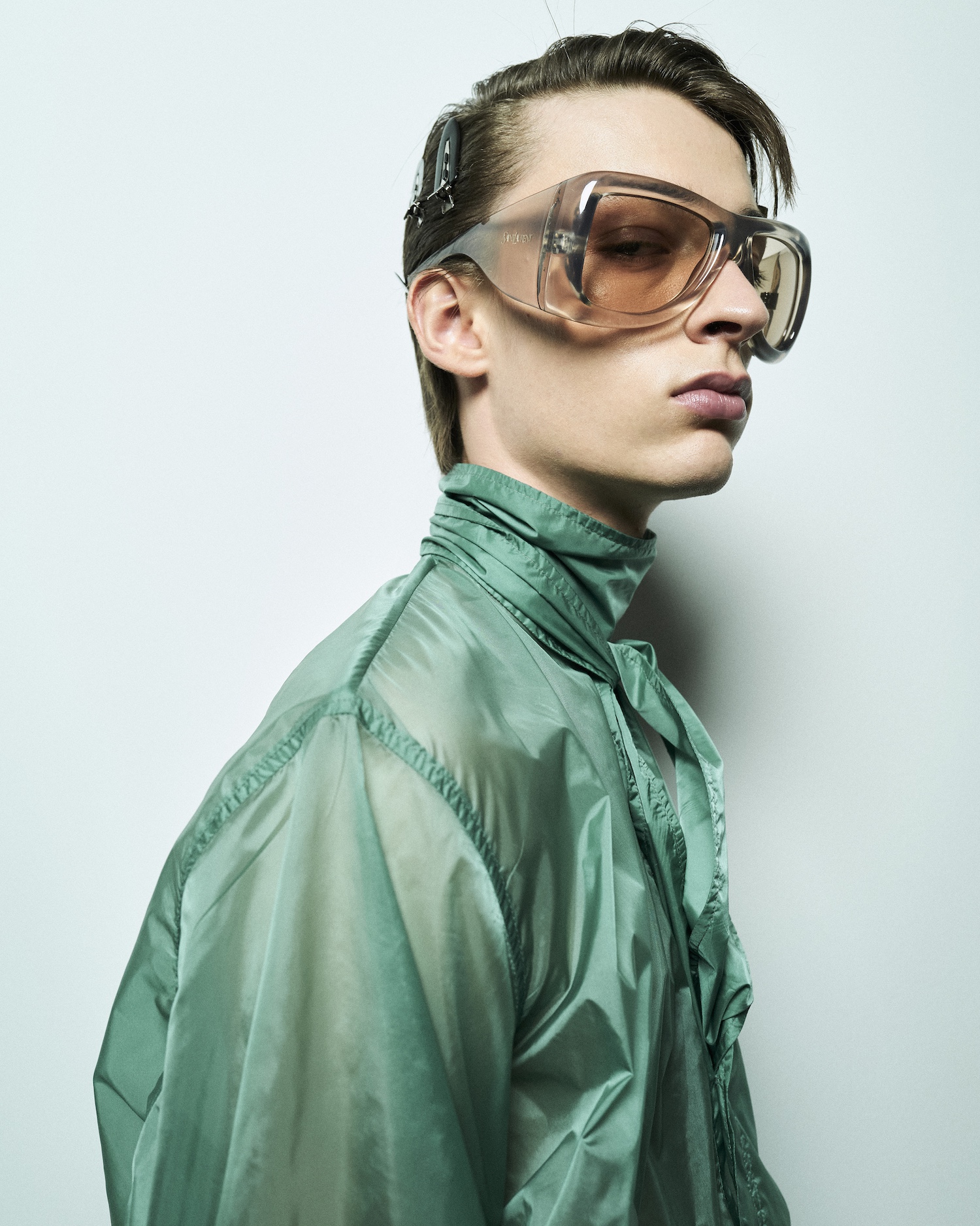 SAINT LAURENT_SPRING26_SHOW_BACKSTAGE_03_HR