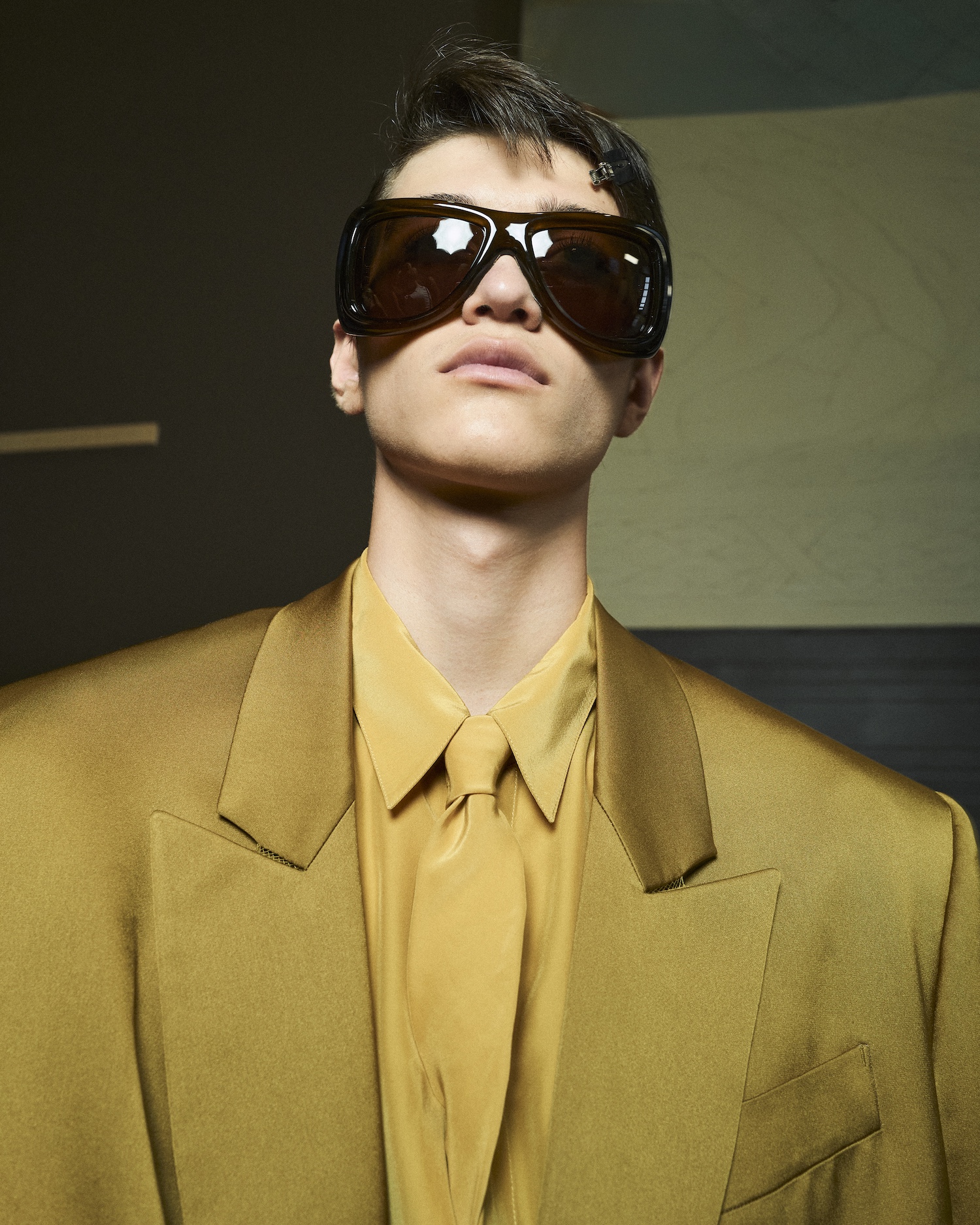 SAINT LAURENT_SPRING26_SHOW_BACKSTAGE_04_HR