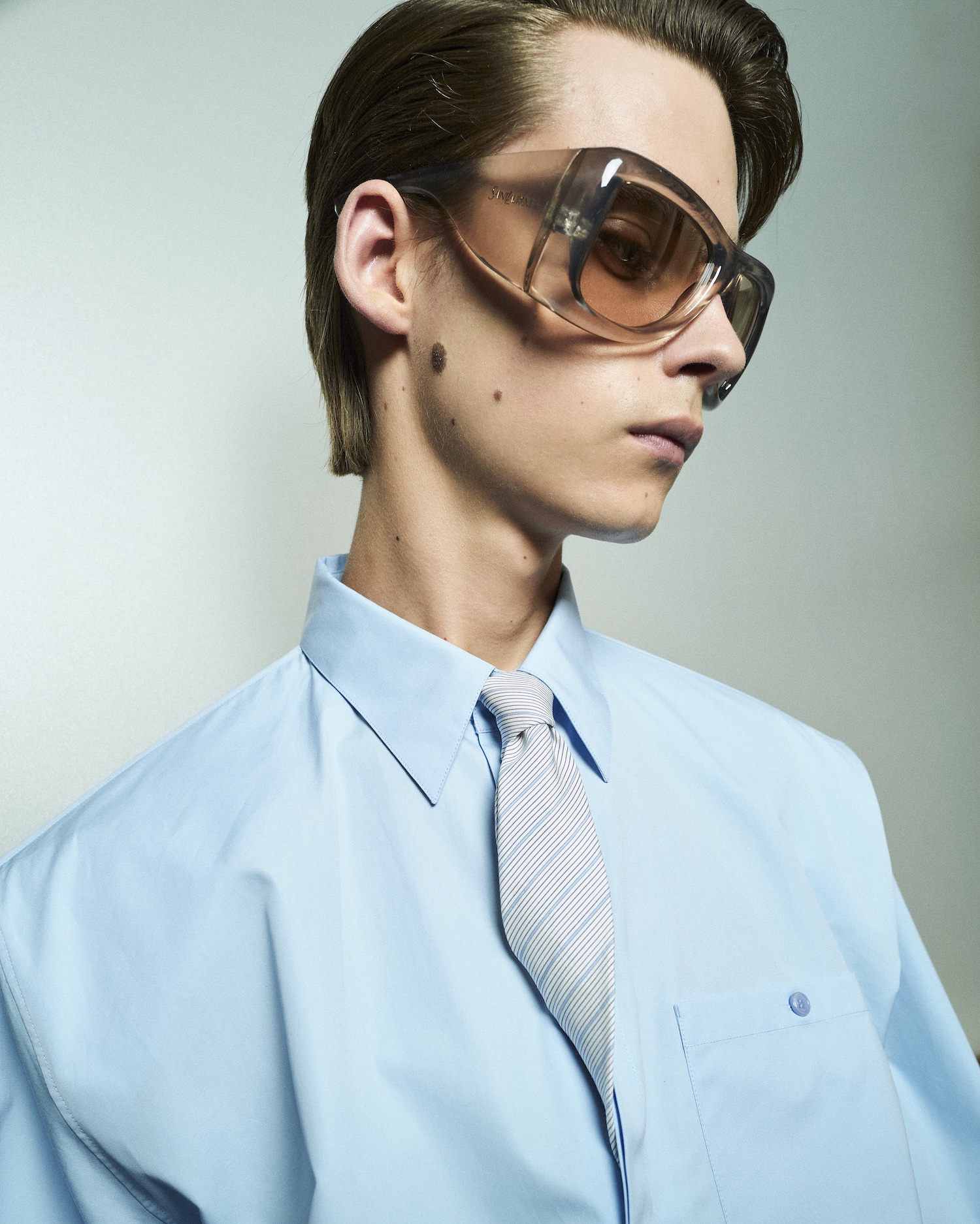 SAINT LAURENT_SPRING26_SHOW_BACKSTAGE_09_HR