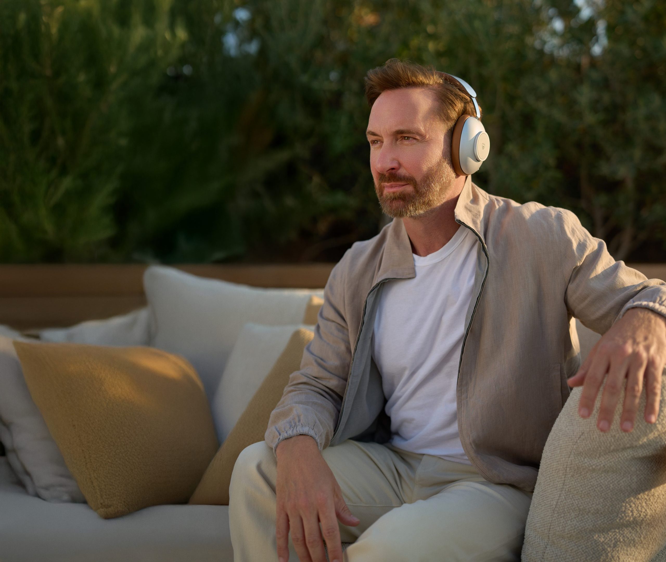 PAUSE Highlights: Loewe’s Leo Headphones — The Future of Luxury Audio