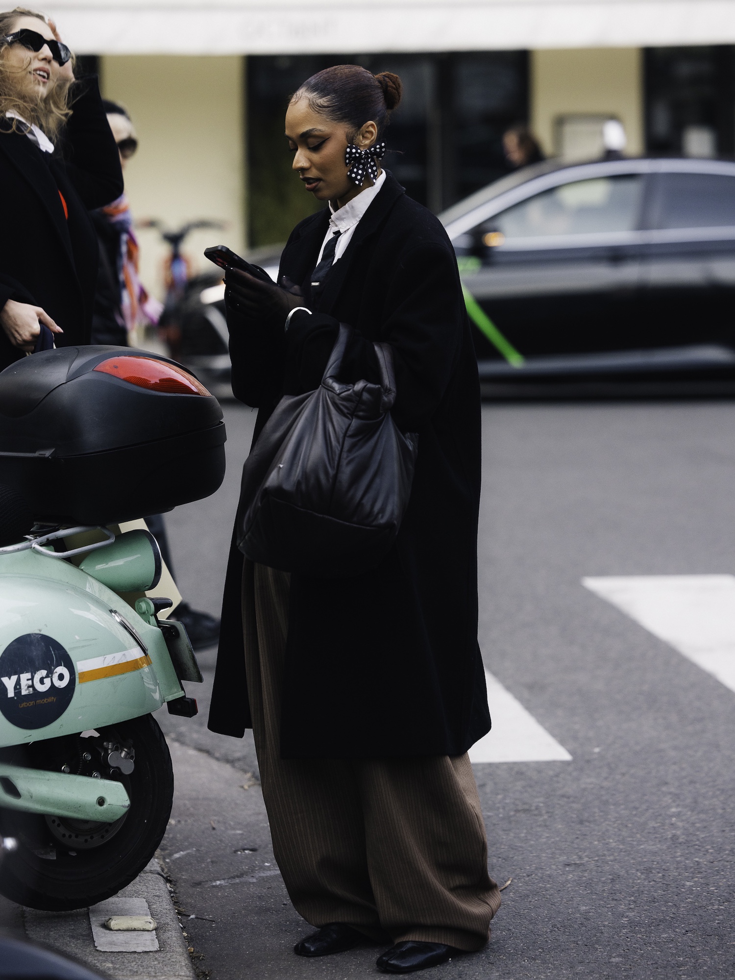 Street Style Shots: Paris Fashion Week Day 2 – PAUSE Online