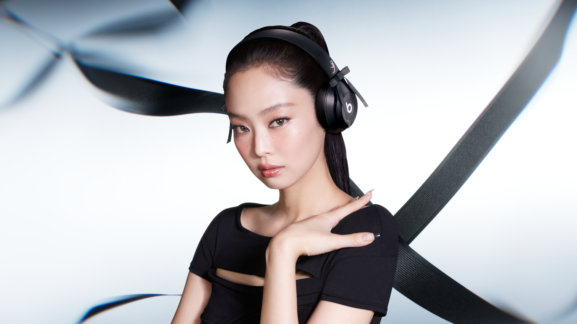 Beats and JENNIE Drop Special Edition Onyx Black Headphones