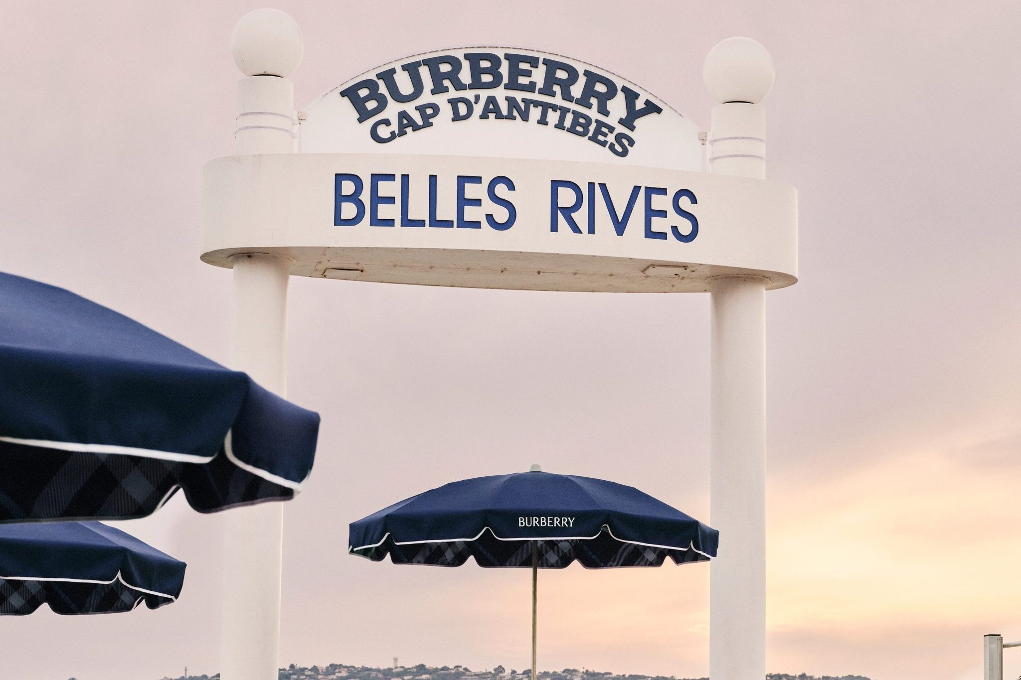 Burberry checks into Hôtel Belles Rives for the summer