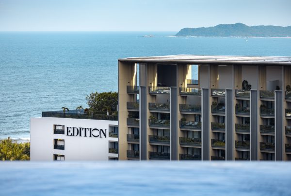 Sky bar pool