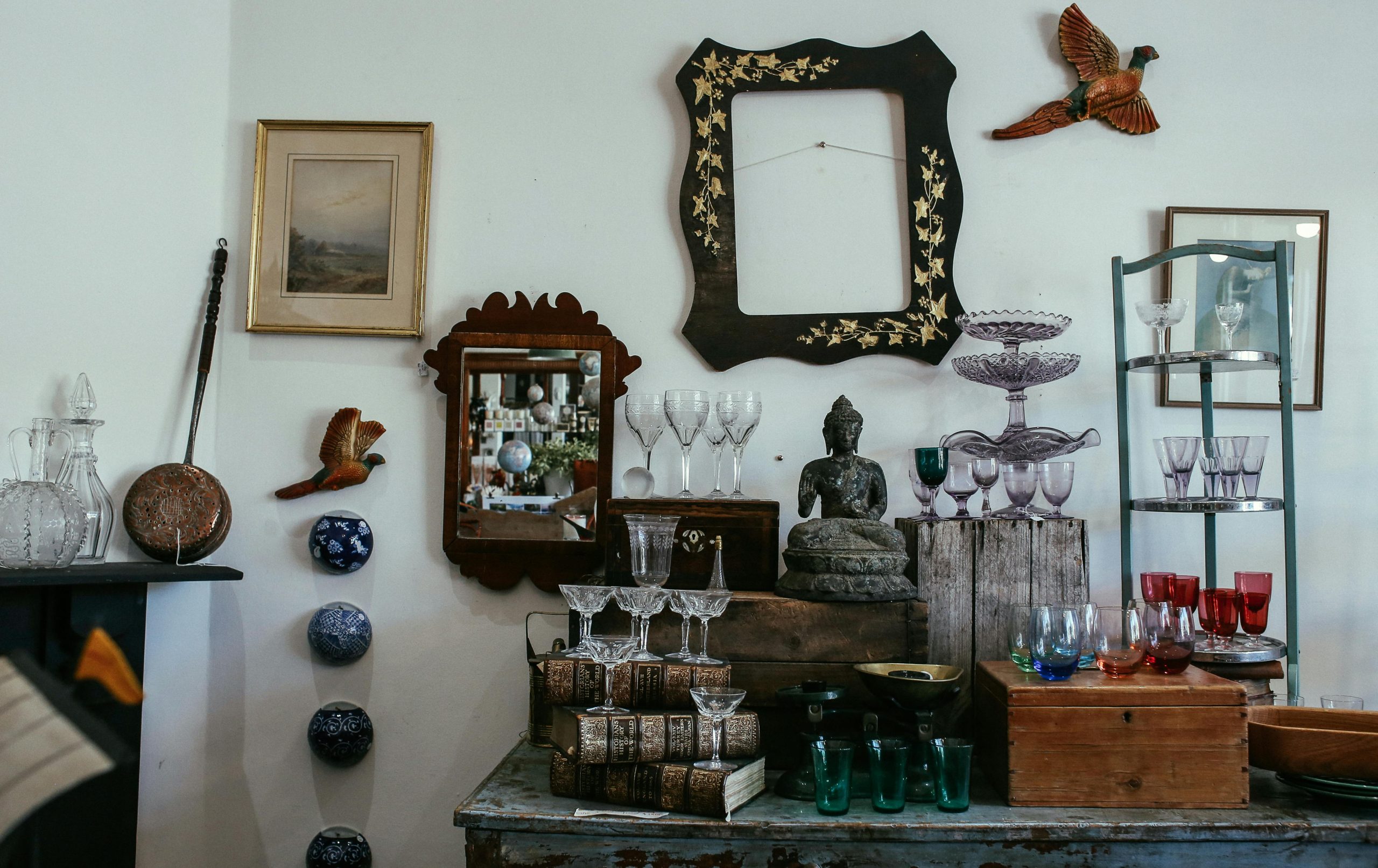 6 Reasons Decorating With Antiques Is Making A Strong Comeback In Homes Today