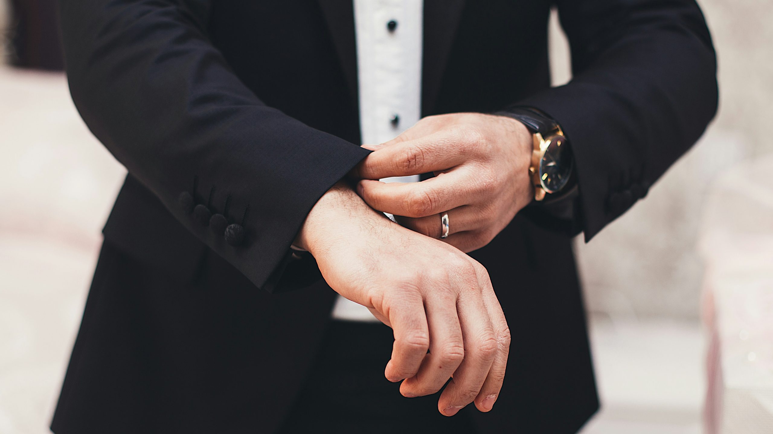 How Personalized Tailoring Elevates Mens Wedding and Event Suits