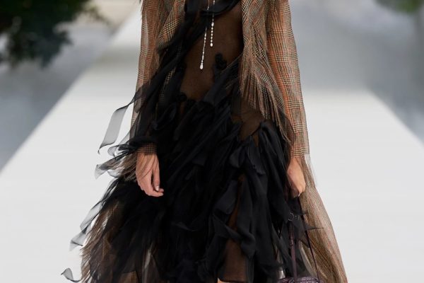 00026-christian-dior-spring-2027-ready-to-wear-credit-gorunway Large