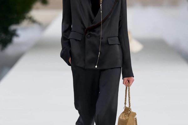 00042-christian-dior-spring-2027-ready-to-wear-credit-gorunway Large