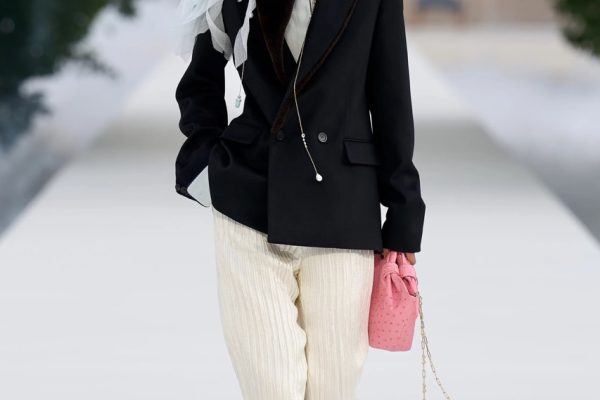 00052-christian-dior-spring-2027-ready-to-wear-credit-gorunway Large