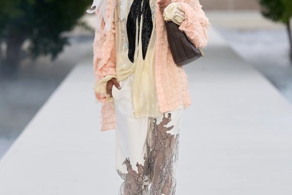 00053-christian-dior-spring-2027-ready-to-wear-credit-gorunway Large